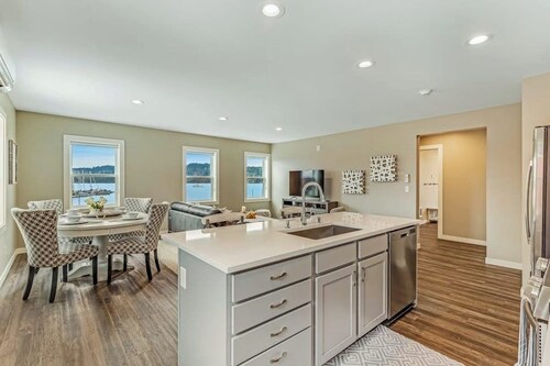 Liberty Bay Waterfront Loft