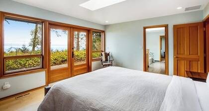 Gorgeous 3BR on 10 acres with amazing ocean view