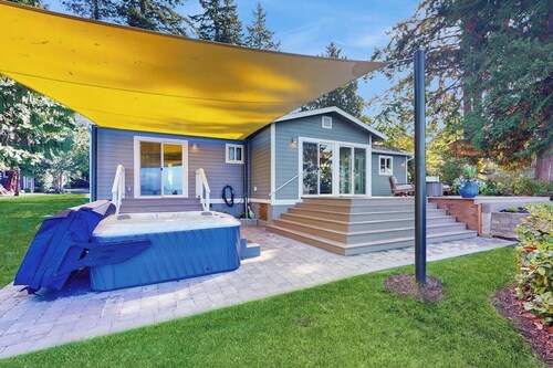 1 BR home with private hot tub and dog friendly