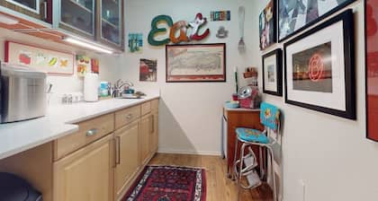 1BR Hotel Room right in Downtown Port Townsend