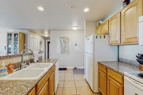 2BR Oceanfront 1st-Floor - Patio -