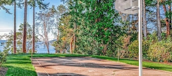 4BR Bayview Dog Friendly - Deck - Garage Parking