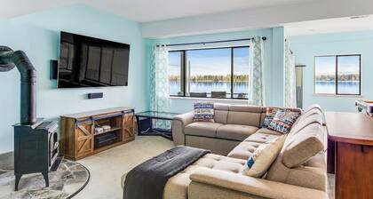 Peaceful 3BR Lakefront - Hot Tub - Dock