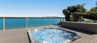 Peaceful 3BR Lakefront - Hot Tub - Dock