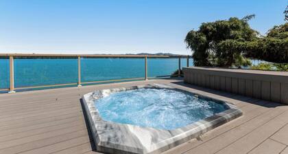 Peaceful 3BR Lakefront - Hot Tub - Dock