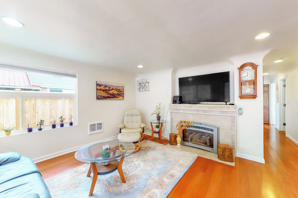 3br Dog-friendly Riverfront Home With Patio, Golf - Issaquah, WA
