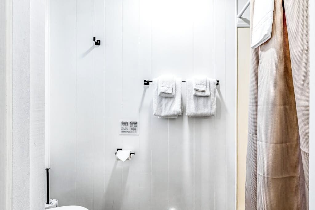 Shower, towels