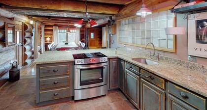 Unique 2BR Mountainview - Wood Stove - Balcony