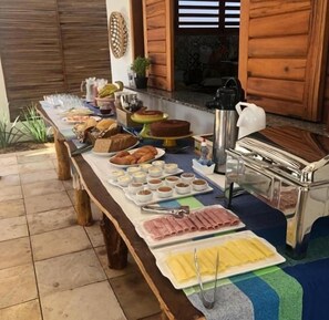 屋外ダイニングエリア