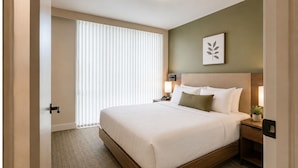 Studio - Embervale Hotel & Suites (Toronto)