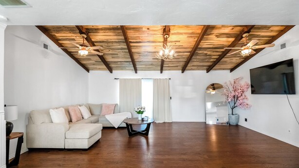 Living area - Casa Luna, Modern Comfort (Visalia)