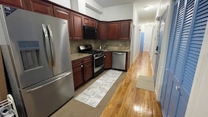 Unclassified image, 5 of 26, button - 3-bed/2-bath apt in Jersey City mins from NYC/American Dream/Jets & Giants Arena (Jersey City)