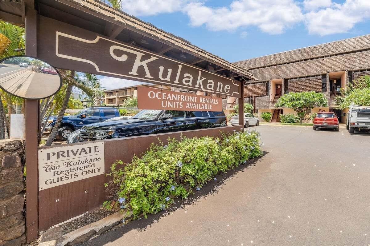 A sign for 'Kulakane Oceanfront Rentals' with a private guest-only notice.