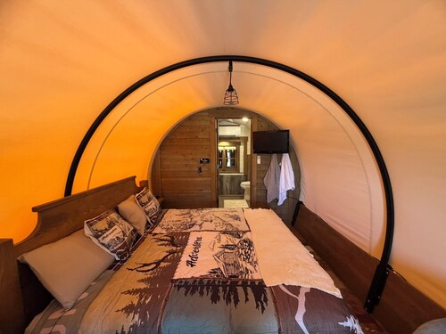 #4 Glamping Wagon