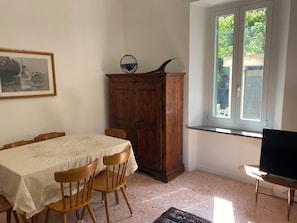 Unclassified image, 5 of 29, button - Porzione di villa con giardino privato e A/C (Senigallia)