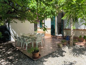 Unclassified image, 2 of 29, button - Porzione di villa con giardino privato e A/C (Senigallia)