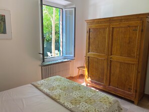 Unclassified image, 4 of 29, button - Porzione di villa con giardino privato e A/C (Senigallia)
