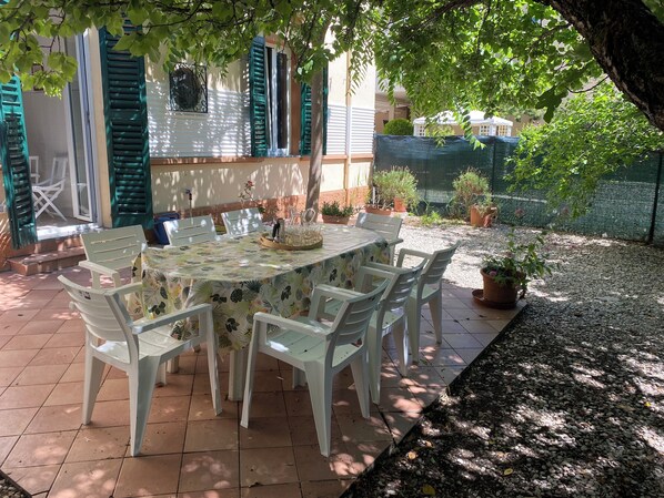 Unclassified image, 1 of 29, button - Porzione di villa con giardino privato e A/C (Senigallia)
