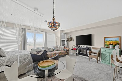 LBI Beach Getaway w/ Community Pool,C/A.Balcony.