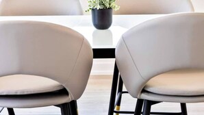 Dining - Stylish 3BR+Den Apartment w/ Balcony, Views & Free Parking (Toronto)