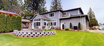 4BR home with two kitchens, swim spa
