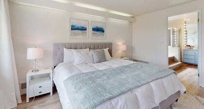 2BR Waterfront Home with Private Beach Access