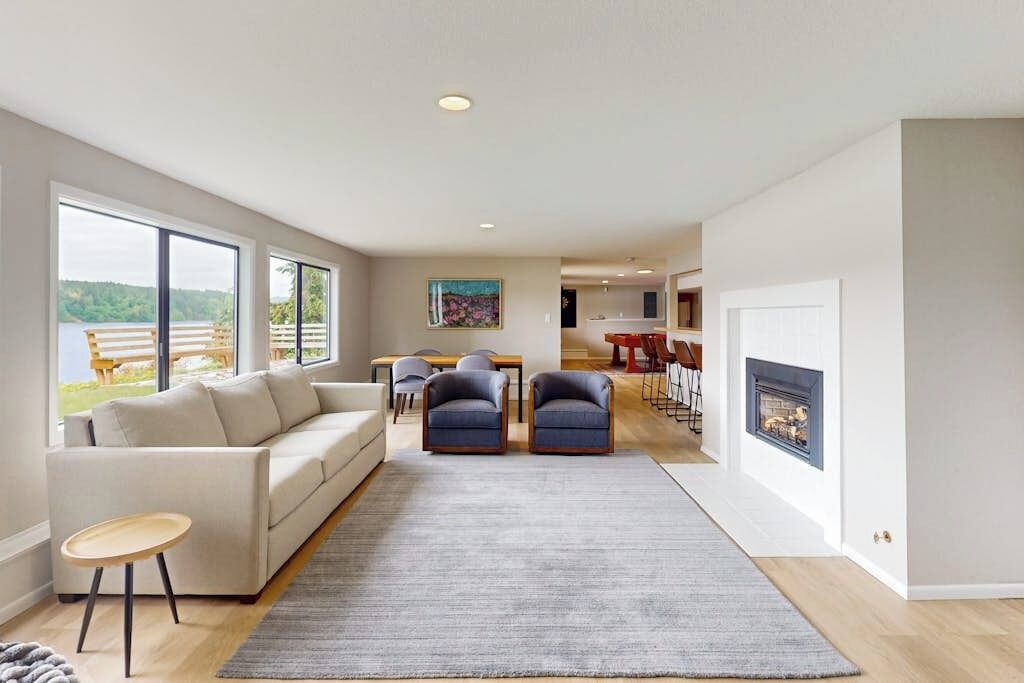 Waterfront Home With Hot Tub, Pool Table, Firepit - Gig Harbor, WA