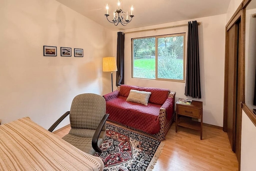 3br Secluded Home Near Downtown Washer Dryereck & Grill - Redmond, WA