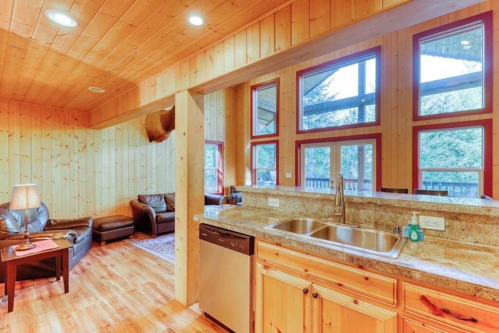4br Mountainview Dog Friendly - Hot Tub - Deck - Skykomish, WA