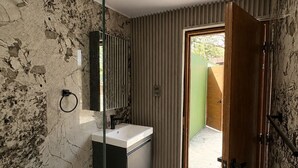 Bathroom - Villa | Pool + Hot Tub, Great Location and Signal (San Francisco de Macorís)