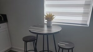 Dining - Cozy 1-Bedroom in West Palmdale (Palmdale)