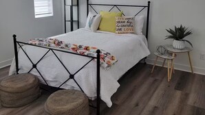 Room - Cozy 1-Bedroom in West Palmdale (Palmdale)