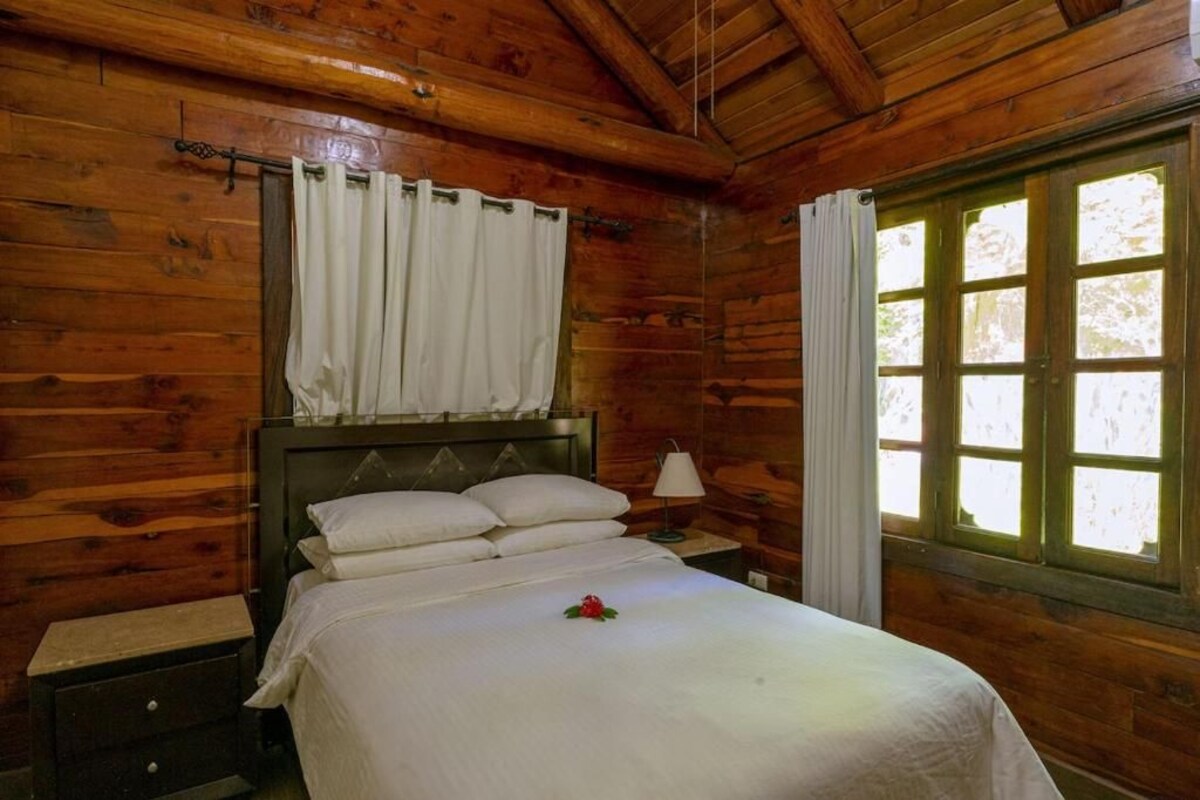 Comfort Cabin, 3 Bedrooms, Garden View