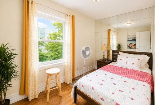 Serene 4-bedroom house in Niagara Falls perfect for family stays