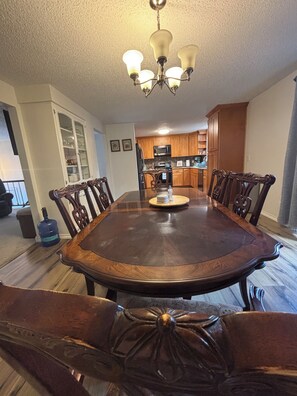 Dining - Charming house in Keizer perfect for your relaxing getaway (Keizer)