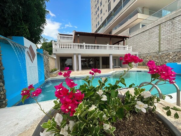 Pool - Vrbo Property (Magdalena)