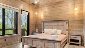 Room - Luxury 6BR Lodge! Indoor Pool + Mtn Views! (Walland)