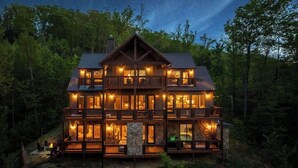 Exterior - Luxury 6BR Lodge! Indoor Pool + Mtn Views! (Walland)
