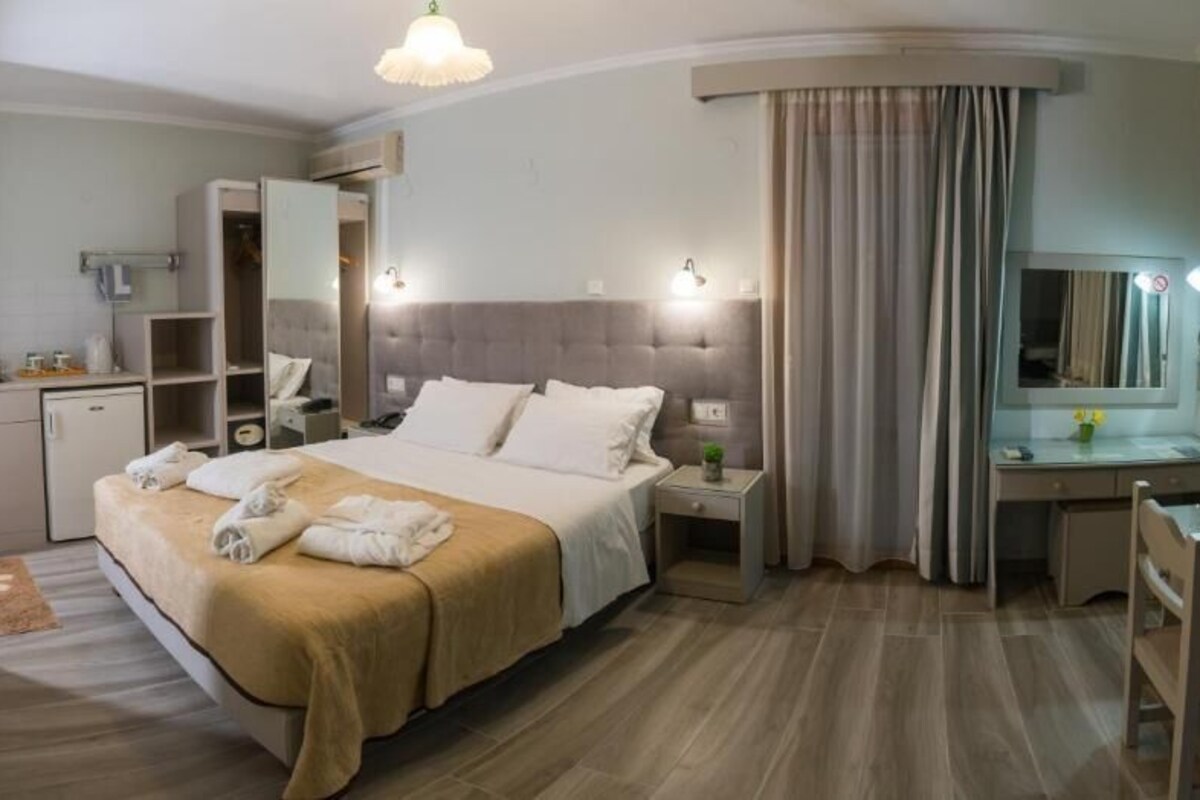 Chambre Double ou avec lits jumeaux, non-fumeurs, vue cour intérieure | Coffres-forts dans les chambres, Wi-Fi gratuit