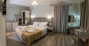 Chambre Double ou avec lits jumeaux, non-fumeurs, vue cour intérieure | Coffres-forts dans les chambres, Wi-Fi gratuit