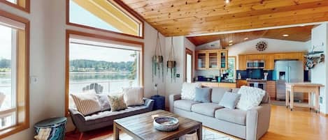 TV, fireplace, offices