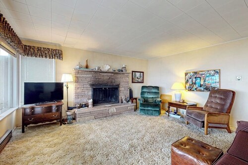 2 BR home on waterfront property