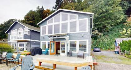Large 4BR Bayview Dog Friendly - Fireplace