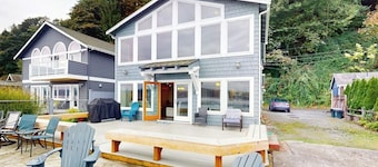 Large 4BR Bayview Dog Friendly - Fireplace