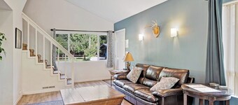 2BR Riverfront Dog Friendly - Hot Tub