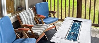 3BR Bayview - Hot Tub - Deck - Firepit