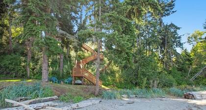 3BR Bayview - Hot Tub - Deck - Firepit