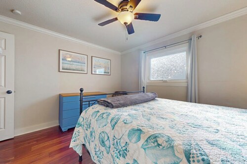 2BR Home on the water with beach access, & game room