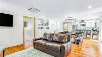 TV, fireplace, offices