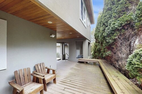 4BR Oceanfront - Fireplace - Balcony
